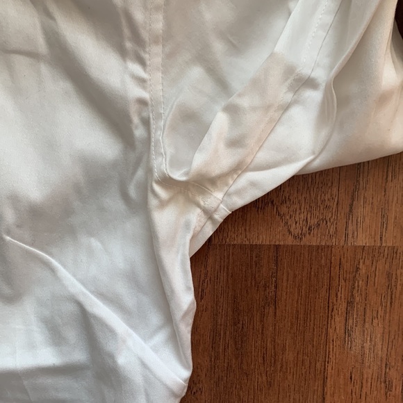 EUC Banana Republic non-iron fitted button down shirt - Picture 5 of 5